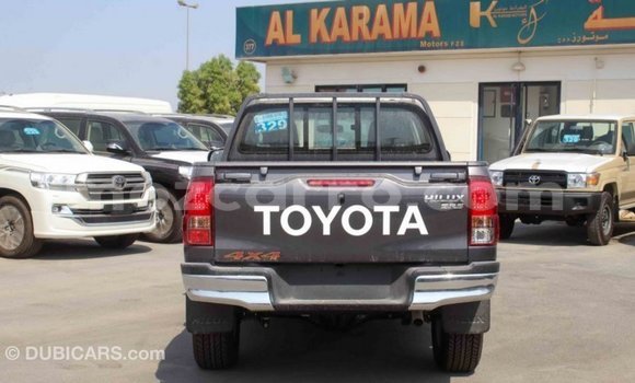 Tenga Imported Toyota Hilux Zvimwe Mota in Import - Dubai in Cabo Delgado Tenga Imported Toyota Hilux Zvimwe Mota in Import - Dubai in Cabo Delgado
