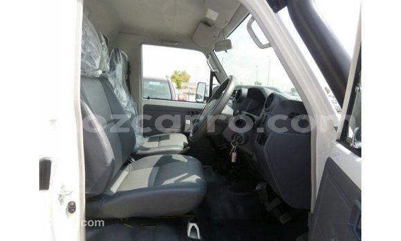 Buy Import Toyota Land Cruiser White Car in Import - Dubai in Cabo Delgado Buy Import Toyota Land Cruiser White Car in Import - Dubai in Cabo Delgado