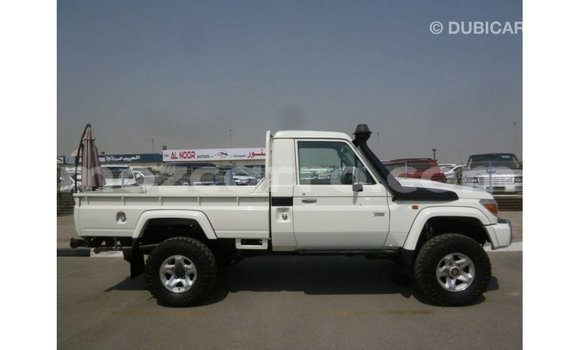 Buy Import Toyota Land Cruiser White Car in Import - Dubai in Cabo Delgado Buy Import Toyota Land Cruiser White Car in Import - Dubai in Cabo Delgado