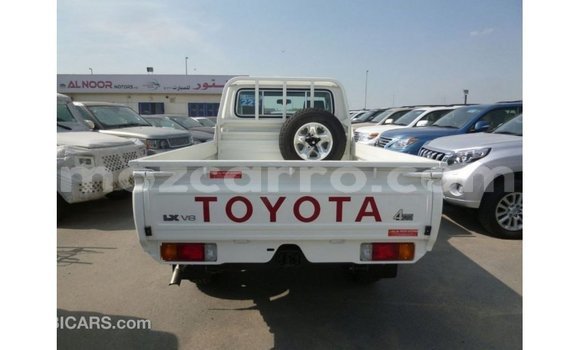 Comprar Importar Toyota Land Cruiser Branco Carro em Import - Dubai em Cabo Delgado Comprar Importar Toyota Land Cruiser Branco Carro em Import - Dubai em Cabo Delgado