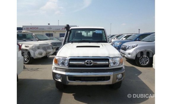 Comprar Importar Toyota Land Cruiser Branco Carro em Import - Dubai em Cabo Delgado Comprar Importar Toyota Land Cruiser Branco Carro em Import - Dubai em Cabo Delgado
