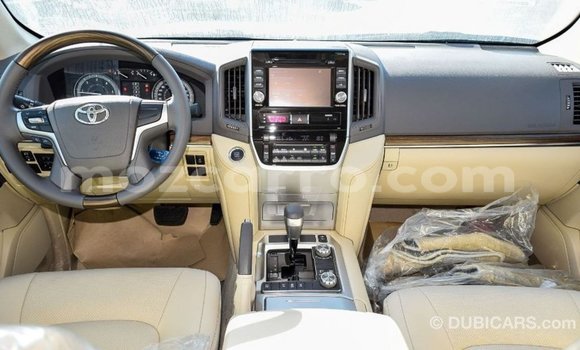 Tenga Imported Toyota Land Cruiser Nhema Mota in Import - Dubai in Cabo Delgado Tenga Imported Toyota Land Cruiser Nhema Mota in Import - Dubai in Cabo Delgado