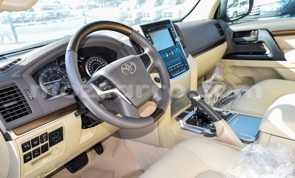 Tenga Imported Toyota Land Cruiser Nhema Mota in Import - Dubai in Cabo Delgado Tenga Imported Toyota Land Cruiser Nhema Mota in Import - Dubai in Cabo Delgado