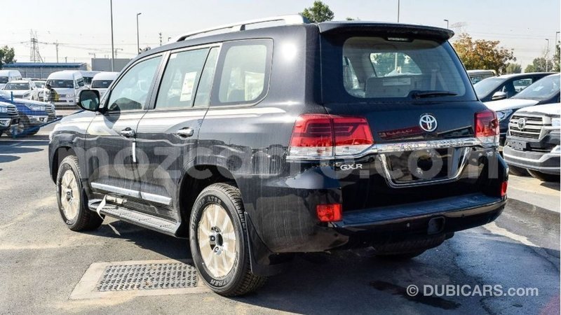 Big with watermark toyota land cruiser cabo delgado import dubai 7128