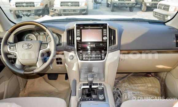 Tenga Imported Toyota Land Cruiser Chena Mota in Import - Dubai in Cabo Delgado Tenga Imported Toyota Land Cruiser Chena Mota in Import - Dubai in Cabo Delgado