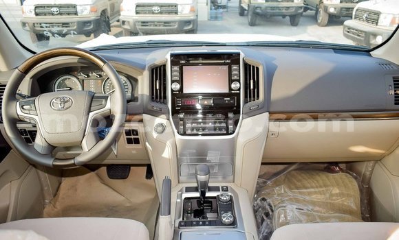 Buy Import Toyota Land Cruiser White Car in Import - Dubai in Cabo Delgado Buy Import Toyota Land Cruiser White Car in Import - Dubai in Cabo Delgado