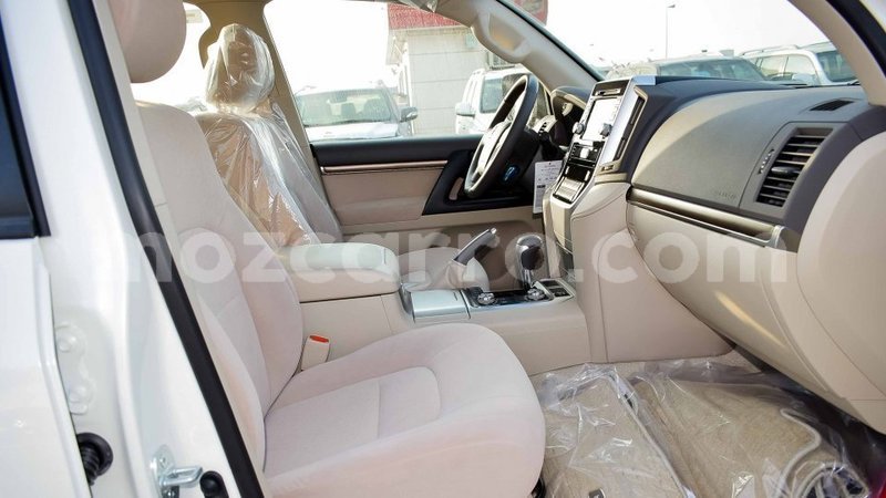 Big with watermark toyota land cruiser cabo delgado import dubai 7132