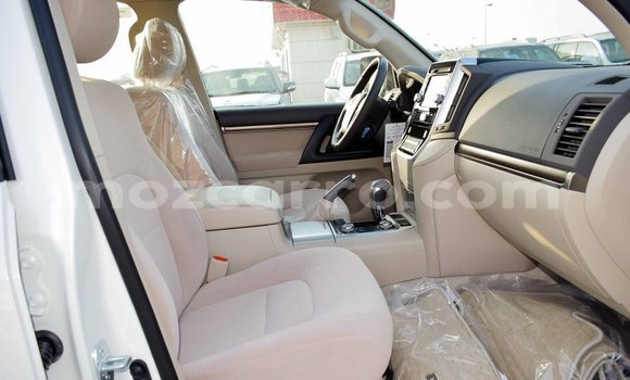 Buy Import Toyota Land Cruiser White Car in Import - Dubai in Cabo Delgado Buy Import Toyota Land Cruiser White Car in Import - Dubai in Cabo Delgado
