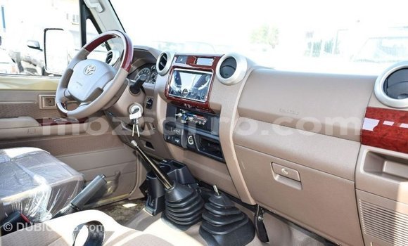 Buy Import Toyota Land Cruiser Beige Car in Import - Dubai in Cabo Delgado Buy Import Toyota Land Cruiser Beige Car in Import - Dubai in Cabo Delgado