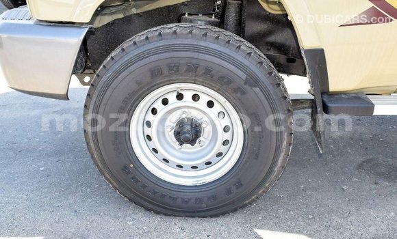 Buy Import Toyota Land Cruiser Beige Car in Import - Dubai in Cabo Delgado Buy Import Toyota Land Cruiser Beige Car in Import - Dubai in Cabo Delgado