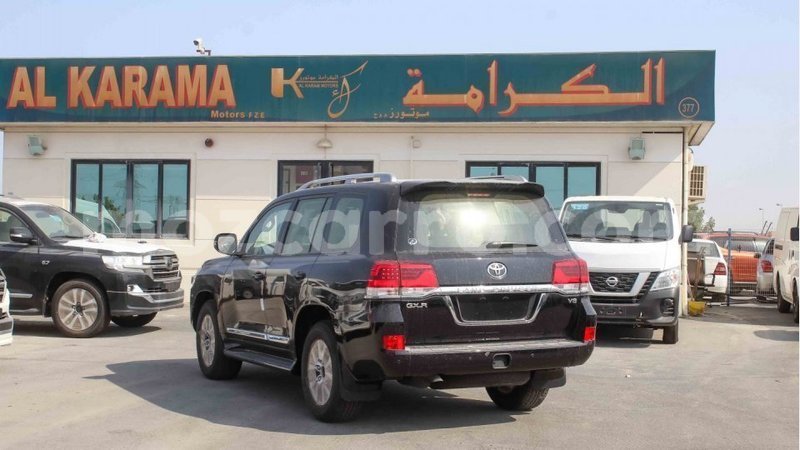 Big with watermark toyota land cruiser cabo delgado import dubai 7135