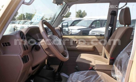Comprar Importar Toyota Land Cruiser Bege Carro em Import - Dubai em Cabo Delgado Comprar Importar Toyota Land Cruiser Bege Carro em Import - Dubai em Cabo Delgado