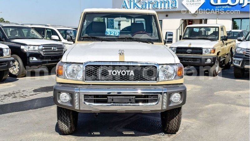 Big with watermark toyota land cruiser cabo delgado import dubai 7138