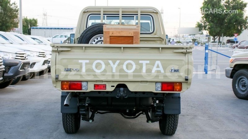 Big with watermark toyota land cruiser cabo delgado import dubai 7140