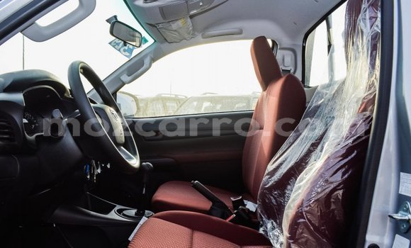 Tenga Imported Toyota Hilux Zvimwe Mota in Import - Dubai in Cabo Delgado Tenga Imported Toyota Hilux Zvimwe Mota in Import - Dubai in Cabo Delgado