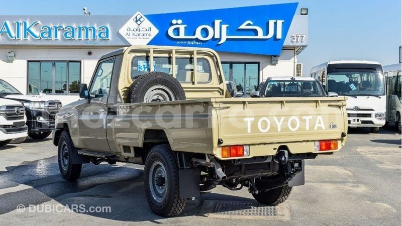 Big with watermark toyota land cruiser cabo delgado import dubai 7151