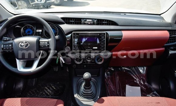 Comprar Importar Toyota Hilux Branco Carro em Import - Dubai em Cabo Delgado Comprar Importar Toyota Hilux Branco Carro em Import - Dubai em Cabo Delgado