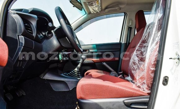 Comprar Importar Toyota Hilux Branco Carro em Import - Dubai em Cabo Delgado Comprar Importar Toyota Hilux Branco Carro em Import - Dubai em Cabo Delgado