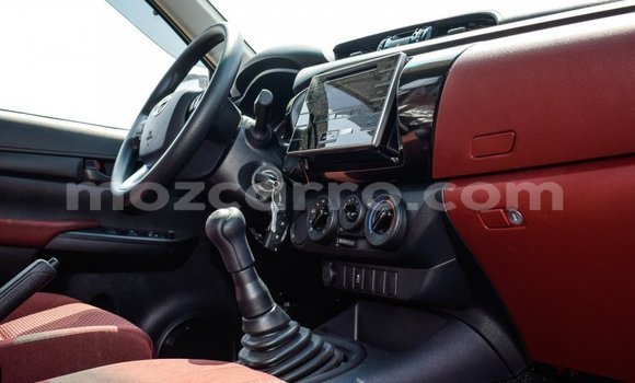 Comprar Importar Toyota Hilux Branco Carro em Import - Dubai em Cabo Delgado Comprar Importar Toyota Hilux Branco Carro em Import - Dubai em Cabo Delgado