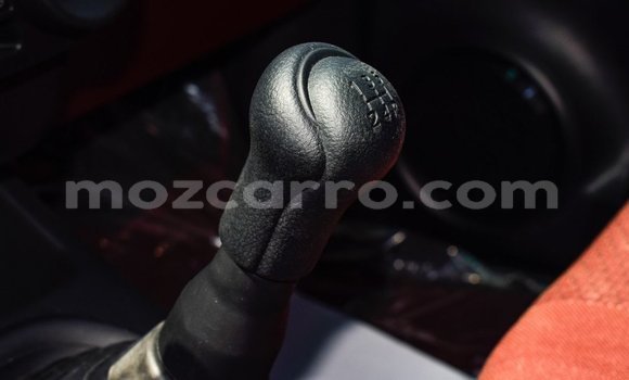 Comprar Importar Toyota Hilux Branco Carro em Import - Dubai em Cabo Delgado Comprar Importar Toyota Hilux Branco Carro em Import - Dubai em Cabo Delgado