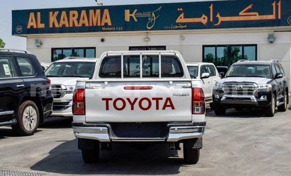 Comprar Importar Toyota Hilux Branco Carro em Import - Dubai em Cabo Delgado Comprar Importar Toyota Hilux Branco Carro em Import - Dubai em Cabo Delgado