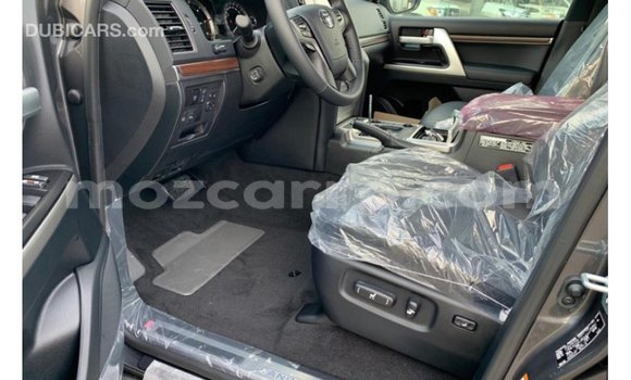Tenga Imported Toyota Land Cruiser Bhurawuni Mota in Import - Dubai in Cabo Delgado Tenga Imported Toyota Land Cruiser Bhurawuni Mota in Import - Dubai in Cabo Delgado