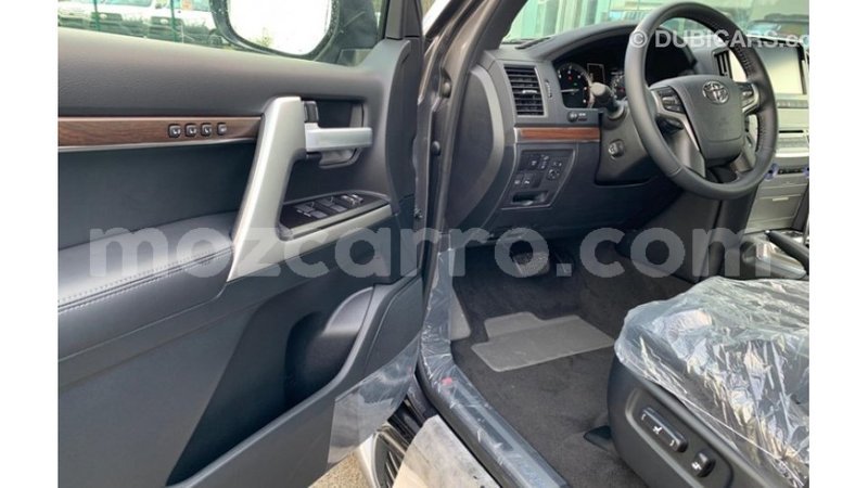 Big with watermark toyota land cruiser cabo delgado import dubai 7169