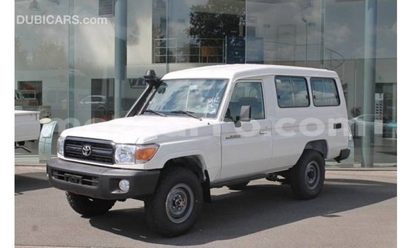 Comprar Importar Toyota Land Cruiser Branco Carro em Import - Dubai em Cabo Delgado Comprar Importar Toyota Land Cruiser Branco Carro em Import - Dubai em Cabo Delgado