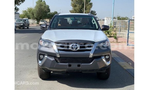 Tenga Imported Toyota Fortuner Zvimwe Mota in Import - Dubai in Cabo Delgado Tenga Imported Toyota Fortuner Zvimwe Mota in Import - Dubai in Cabo Delgado