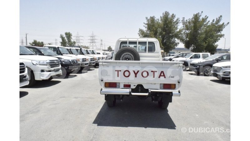 Big with watermark toyota land cruiser cabo delgado import dubai 7178