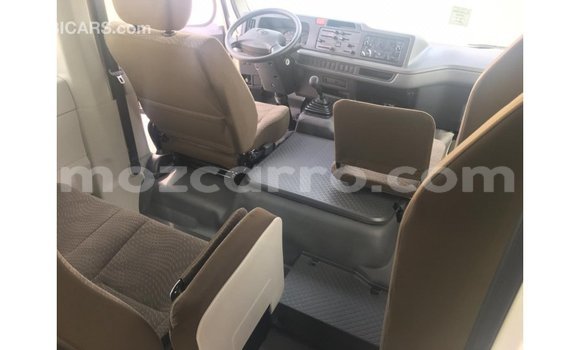 Nunua Imported Toyota Coaster Nyeupe Gari ndani ya Import - Dubai nchini Cabo Delgado Nunua Imported Toyota Coaster Nyeupe Gari ndani ya Import - Dubai nchini Cabo Delgado