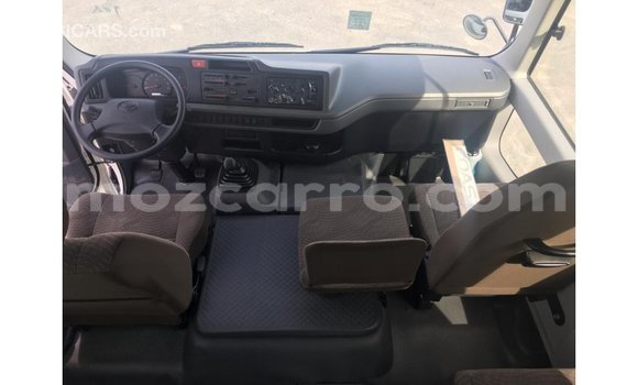 Nunua Imported Toyota Coaster Nyeupe Gari ndani ya Import - Dubai nchini Cabo Delgado Nunua Imported Toyota Coaster Nyeupe Gari ndani ya Import - Dubai nchini Cabo Delgado