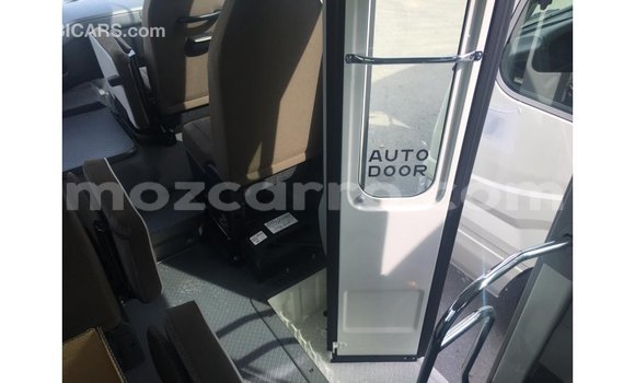 Nunua Imported Toyota Coaster Nyeupe Gari ndani ya Import - Dubai nchini Cabo Delgado Nunua Imported Toyota Coaster Nyeupe Gari ndani ya Import - Dubai nchini Cabo Delgado
