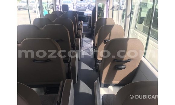 Nunua Imported Toyota Coaster Nyeupe Gari ndani ya Import - Dubai nchini Cabo Delgado Nunua Imported Toyota Coaster Nyeupe Gari ndani ya Import - Dubai nchini Cabo Delgado