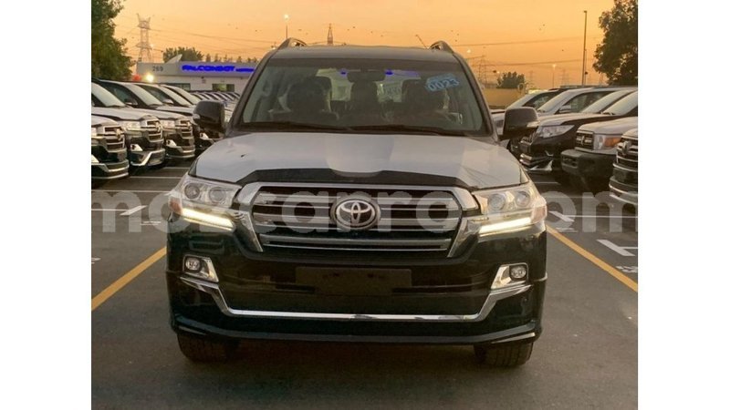 Big with watermark toyota land cruiser cabo delgado import dubai 7187