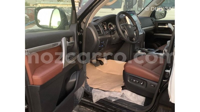 Big with watermark toyota land cruiser cabo delgado import dubai 7187