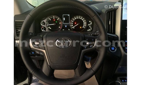 Nunua Imported Toyota Land Cruiser Nyeusi Gari ndani ya Import - Dubai nchini Cabo Delgado Nunua Imported Toyota Land Cruiser Nyeusi Gari ndani ya Import - Dubai nchini Cabo Delgado
