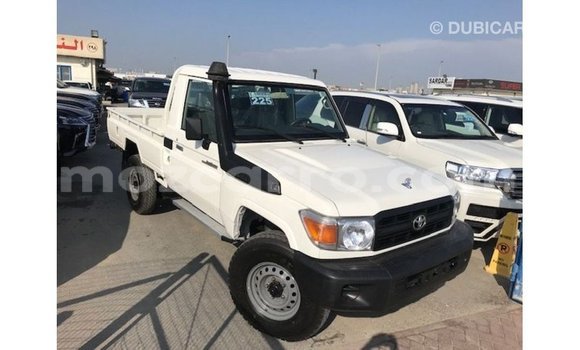 Comprar Importar Toyota Land Cruiser Branco Carro em Import - Dubai em Cabo Delgado Comprar Importar Toyota Land Cruiser Branco Carro em Import - Dubai em Cabo Delgado