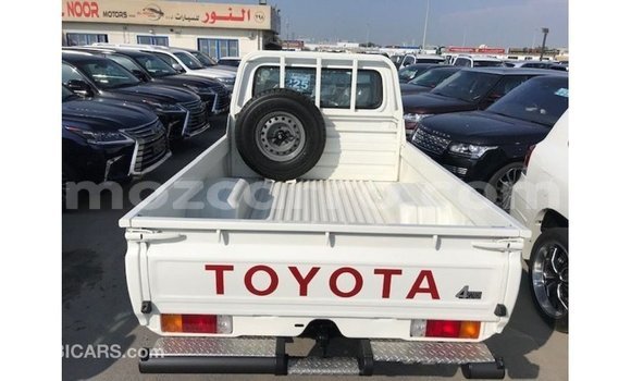 Comprar Importar Toyota Land Cruiser Branco Carro em Import - Dubai em Cabo Delgado Comprar Importar Toyota Land Cruiser Branco Carro em Import - Dubai em Cabo Delgado