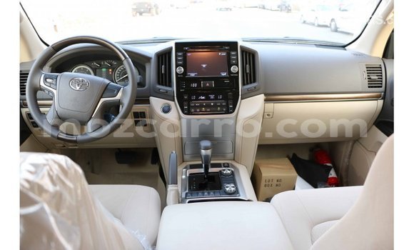 Comprar Importar Toyota Land Cruiser Branco Carro em Import - Dubai em Cabo Delgado Comprar Importar Toyota Land Cruiser Branco Carro em Import - Dubai em Cabo Delgado