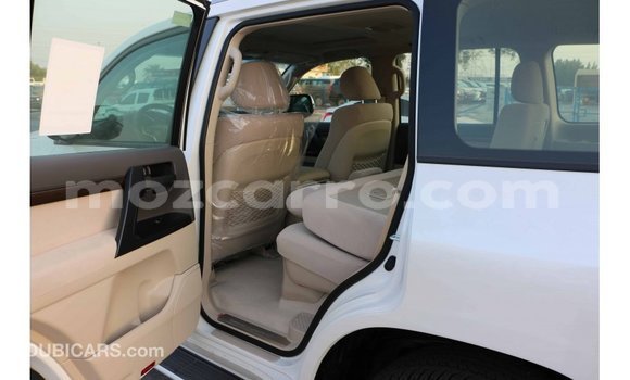 Comprar Importar Toyota Land Cruiser Branco Carro em Import - Dubai em Cabo Delgado Comprar Importar Toyota Land Cruiser Branco Carro em Import - Dubai em Cabo Delgado