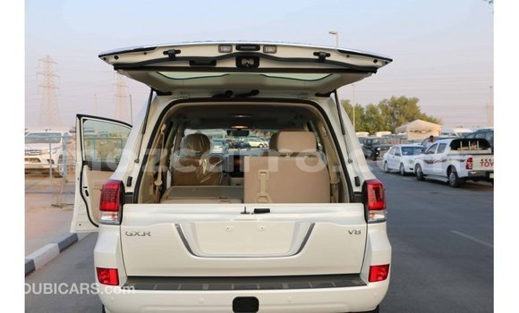 Comprar Importar Toyota Land Cruiser Branco Carro em Import - Dubai em Cabo Delgado Comprar Importar Toyota Land Cruiser Branco Carro em Import - Dubai em Cabo Delgado