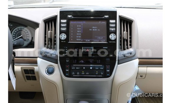 Comprar Importar Toyota Land Cruiser Branco Carro em Import - Dubai em Cabo Delgado Comprar Importar Toyota Land Cruiser Branco Carro em Import - Dubai em Cabo Delgado
