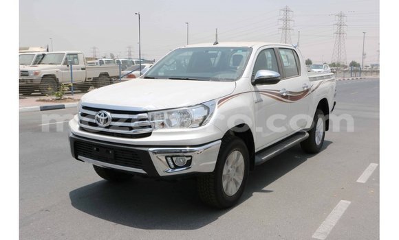 Comprar Importar Toyota Hilux Branco Carro em Import - Dubai em Cabo Delgado Comprar Importar Toyota Hilux Branco Carro em Import - Dubai em Cabo Delgado
