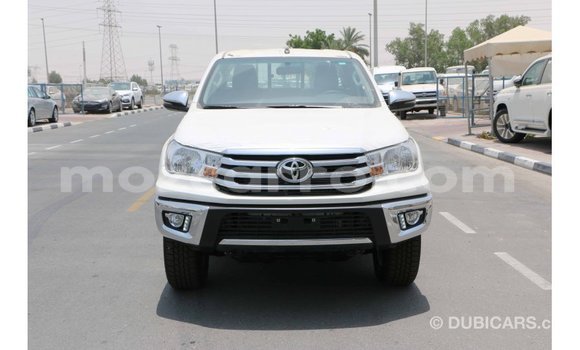 Comprar Importar Toyota Hilux Branco Carro em Import - Dubai em Cabo Delgado Comprar Importar Toyota Hilux Branco Carro em Import - Dubai em Cabo Delgado
