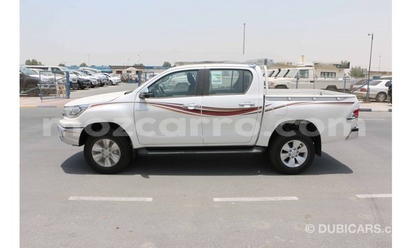 Comprar Importar Toyota Hilux Branco Carro em Import - Dubai em Cabo Delgado Comprar Importar Toyota Hilux Branco Carro em Import - Dubai em Cabo Delgado