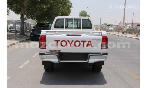 Comprar Importar Toyota Hilux Branco Carro em Import - Dubai em Cabo Delgado Comprar Importar Toyota Hilux Branco Carro em Import - Dubai em Cabo Delgado