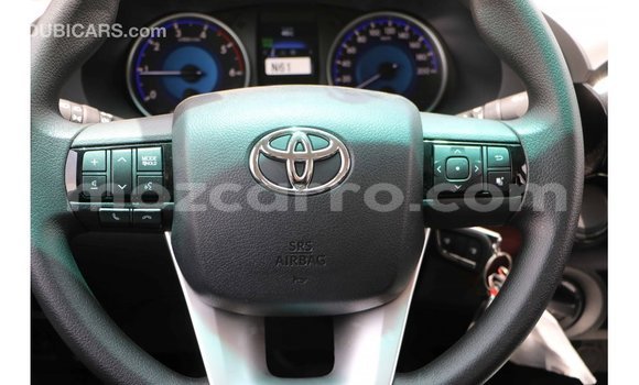 Comprar Importar Toyota Hilux Branco Carro em Import - Dubai em Cabo Delgado Comprar Importar Toyota Hilux Branco Carro em Import - Dubai em Cabo Delgado