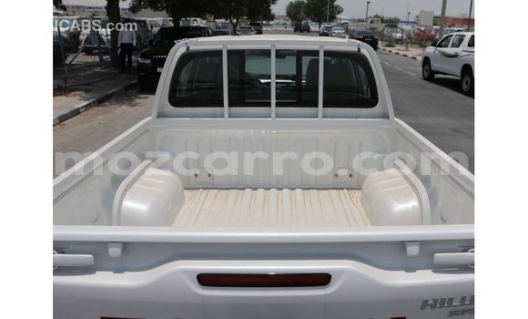 Comprar Importar Toyota Hilux Branco Carro em Import - Dubai em Cabo Delgado Comprar Importar Toyota Hilux Branco Carro em Import - Dubai em Cabo Delgado