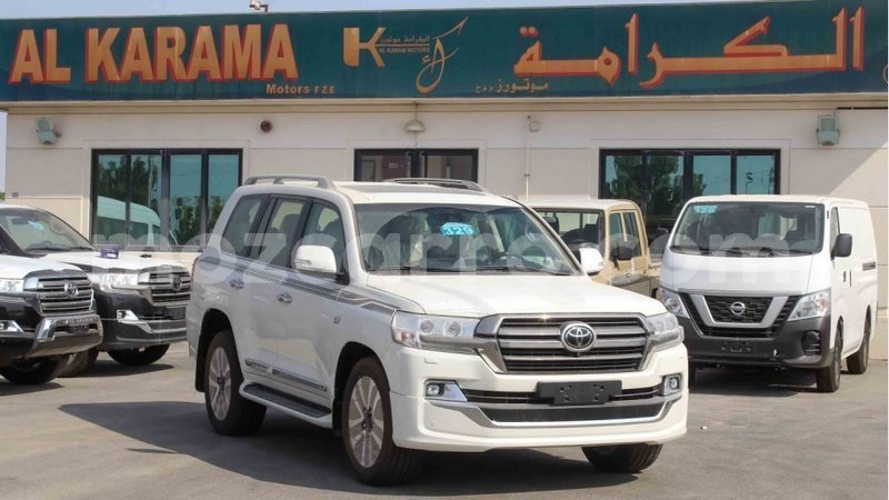 Big with watermark toyota land cruiser cabo delgado import dubai 7203